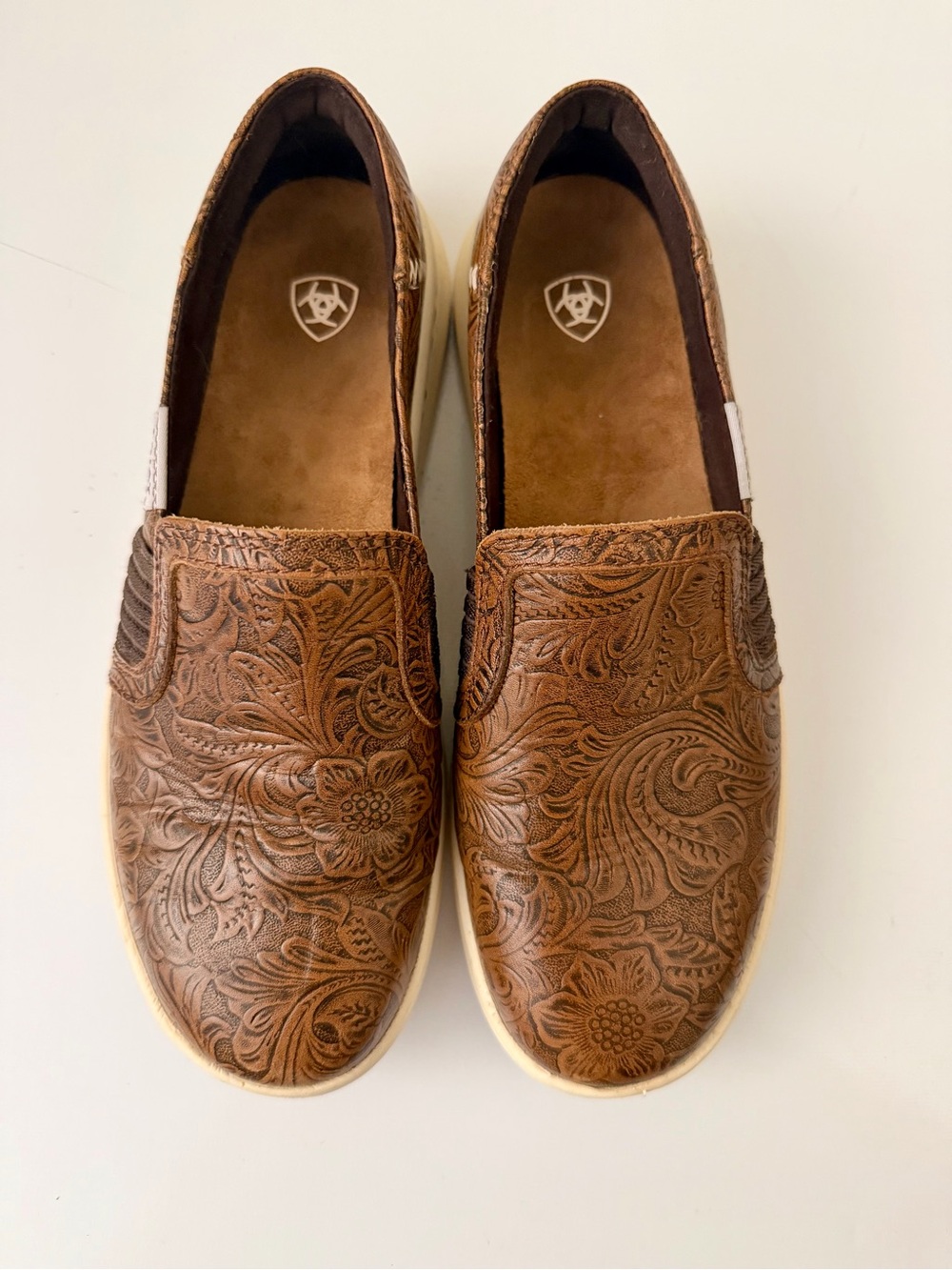 Ariat Slip-Ons woman’s 9 B Brown Floral-Embossed Leather western old money